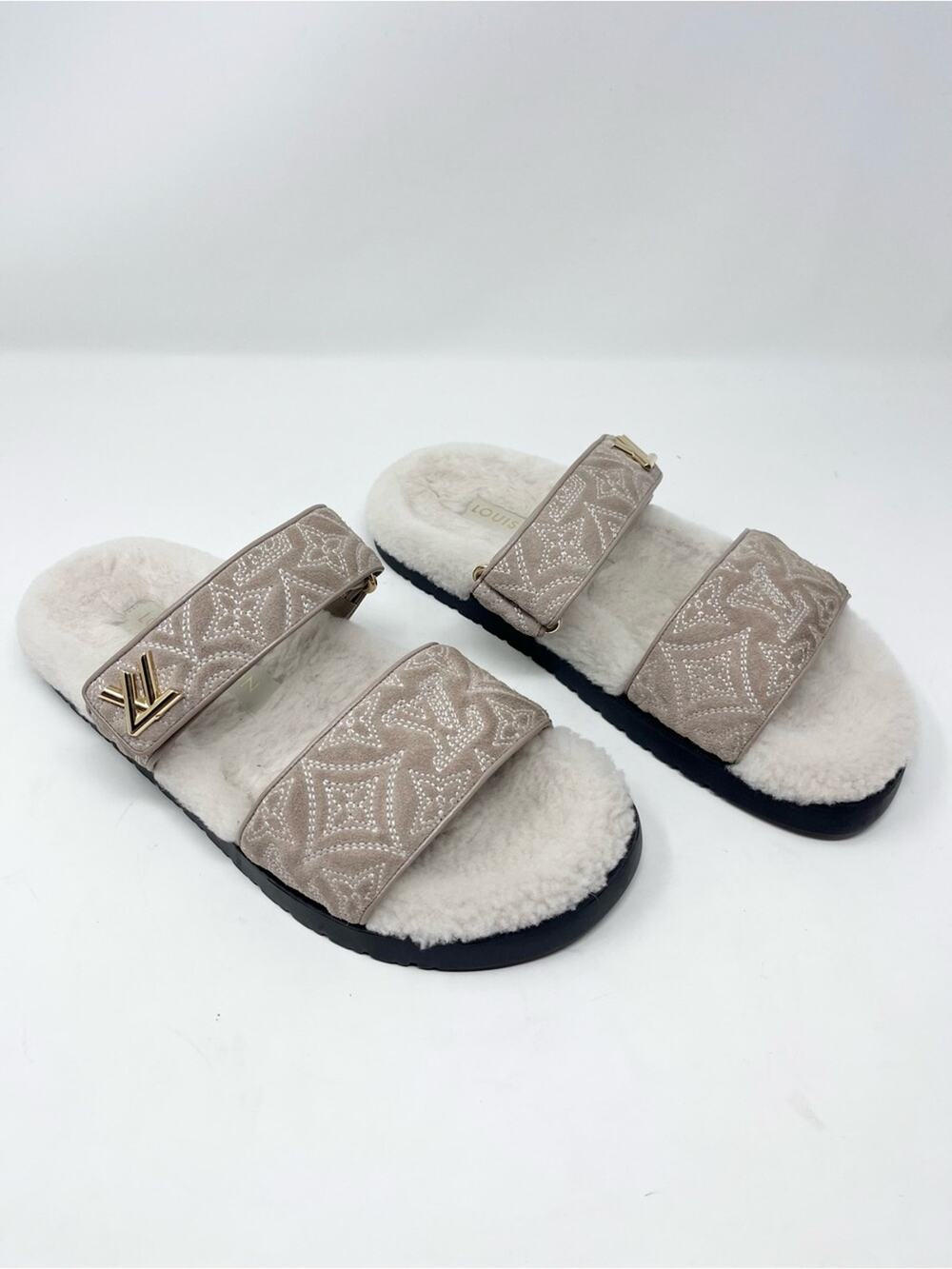 Louis Vuitton LV Sunset Flat Comfort Mule Fur Sandal size 40 EU 10 US Slip On